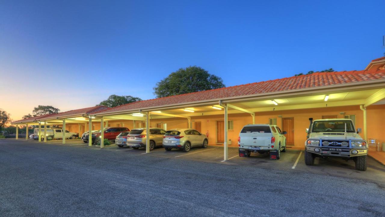 Country Roads Motor Inn Goondiwindi Esterno foto
