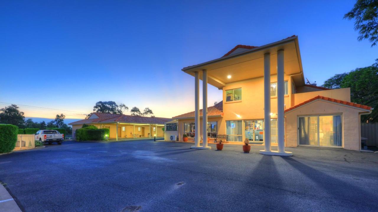 Country Roads Motor Inn Goondiwindi Esterno foto