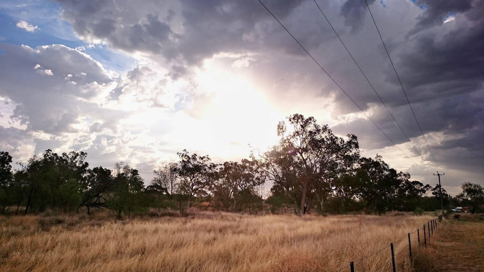 Country Roads Motor Inn Goondiwindi Esterno foto
