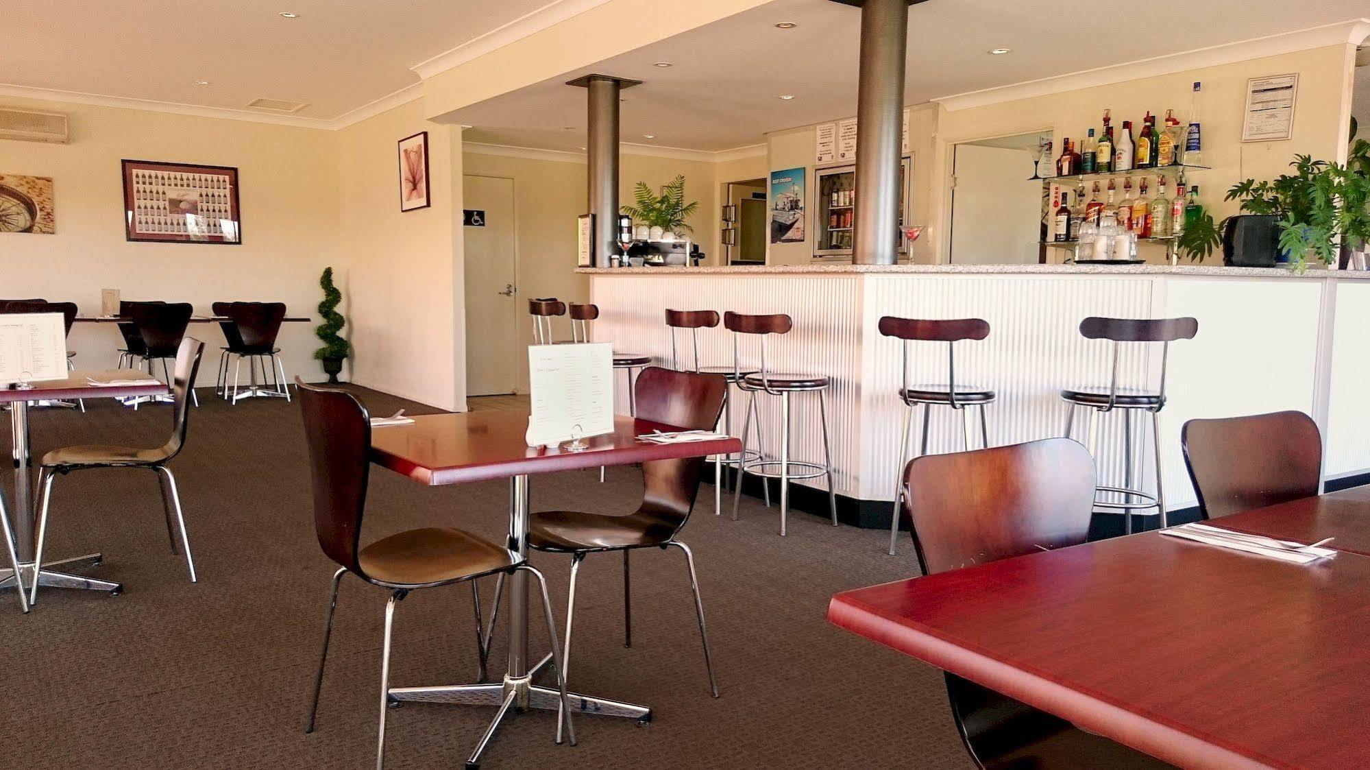 Country Roads Motor Inn Goondiwindi Esterno foto